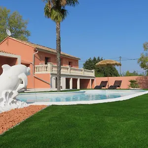 maison-4-etoiles-et-studio-3-etoiles-independants-avec-piscine.fr-provencehotel.com/